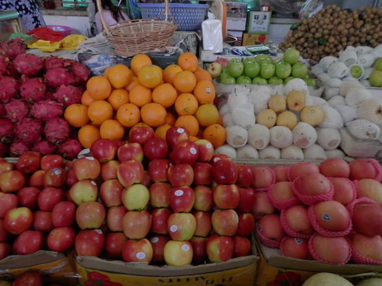 セントラルマーケット 売られている果物
