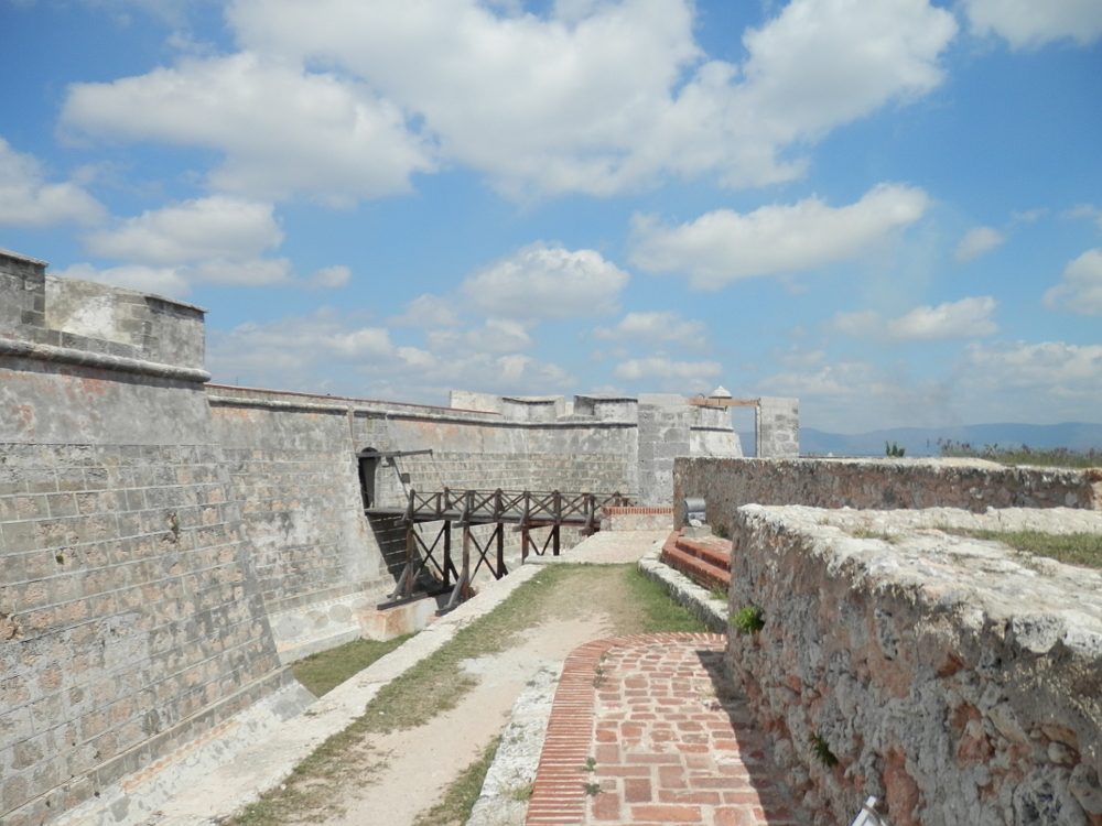 モロ要塞 外壁