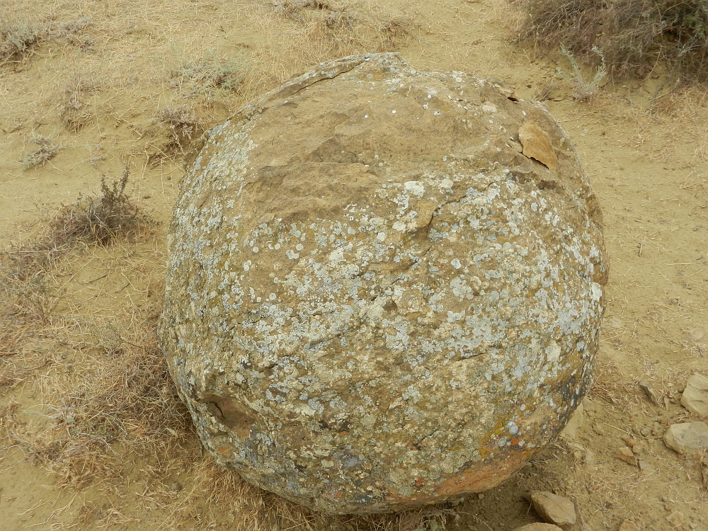 Torysh Stone Balls Valley（トリシェ ストーン ボルス バレイ）の丸い岩