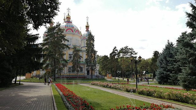 アルマトイ ゼンコフ教会