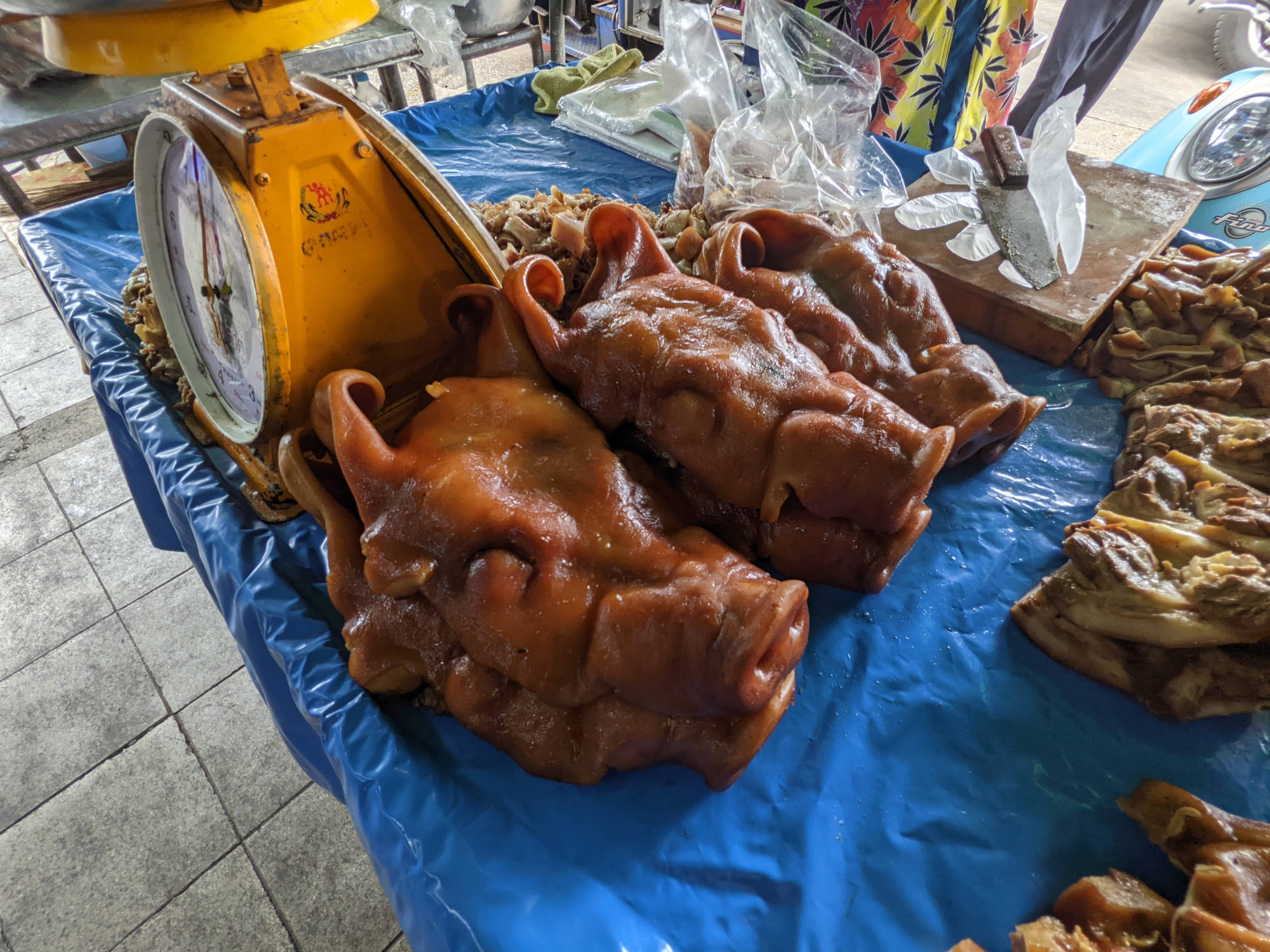 クロントーイ市場で売られている「豚の頭」